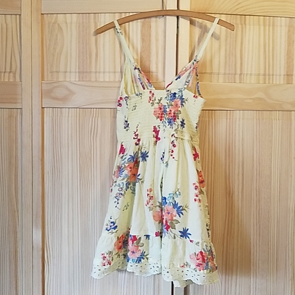 Adorable Hollister Sundress w/adjustable Straps - Picture 2 of 7